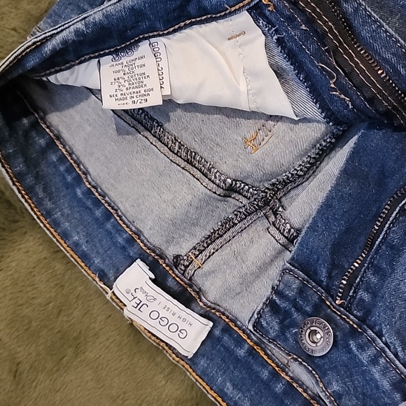 High rise dream fit distressed jeans - Picture 2 of 3